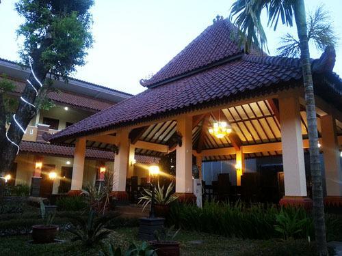 3C Familia Residence Yogyakarta Extérieur photo